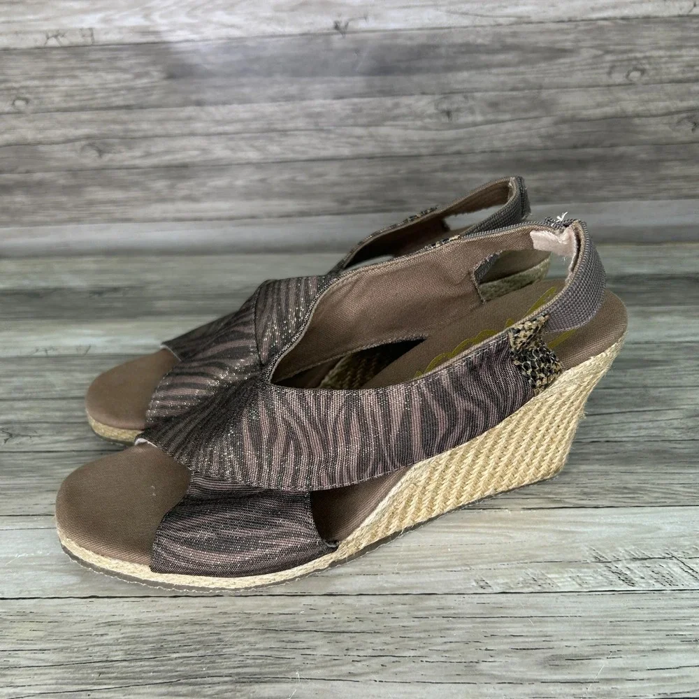 Skechers Wedge Sandals Womens 9 Espadrille Slip On Zebra Animal